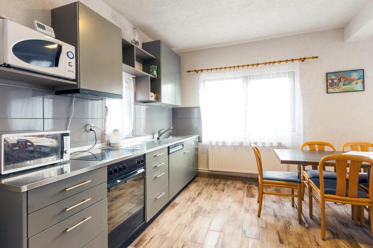 Вилла Eross Kulcsoshaz Lazarea Экстерьер фото