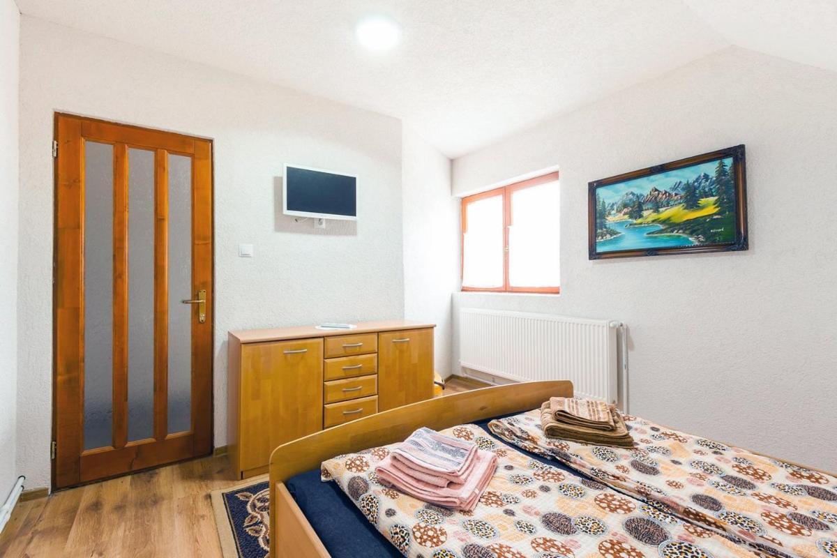 Вилла Eross Kulcsoshaz Lazarea Экстерьер фото