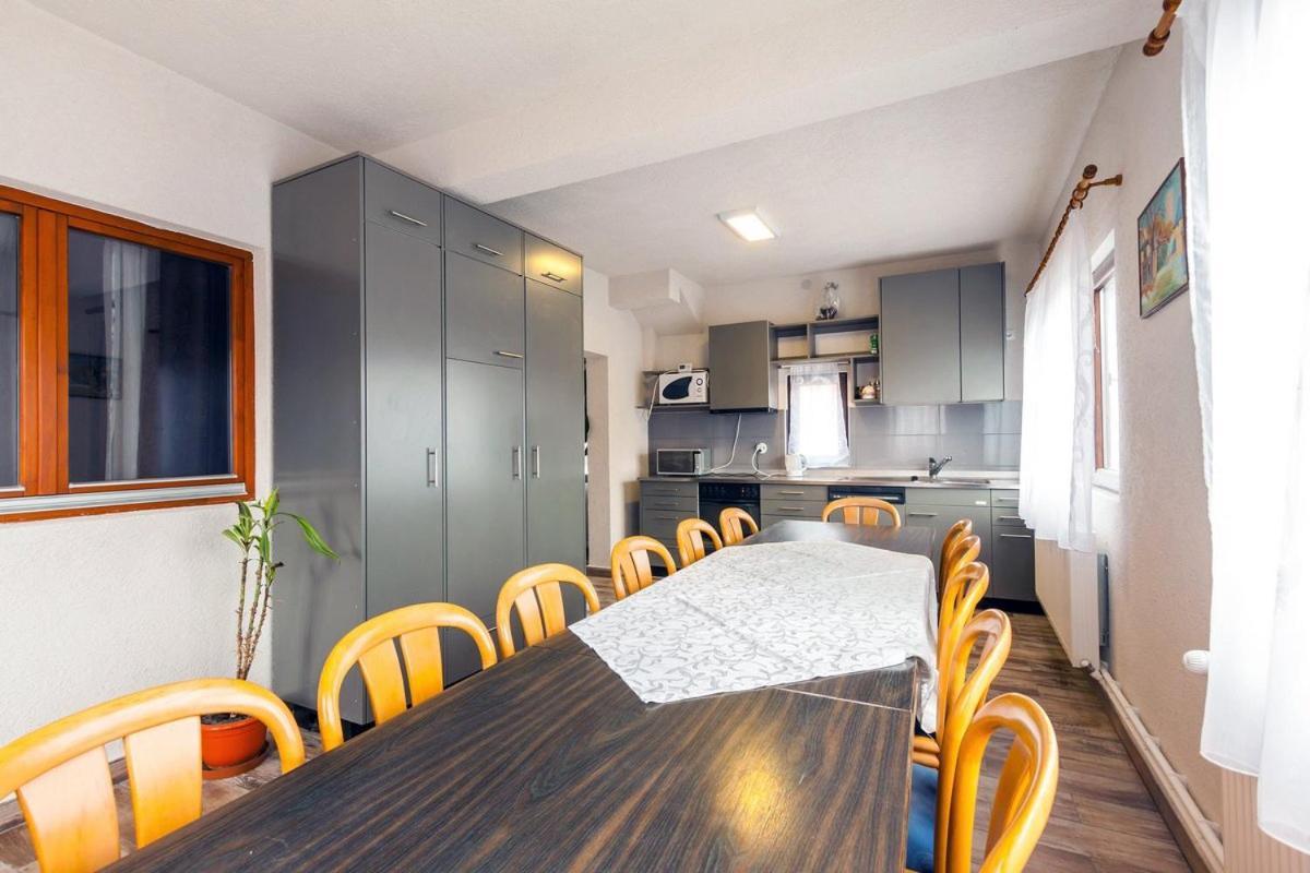 Вилла Eross Kulcsoshaz Lazarea Экстерьер фото