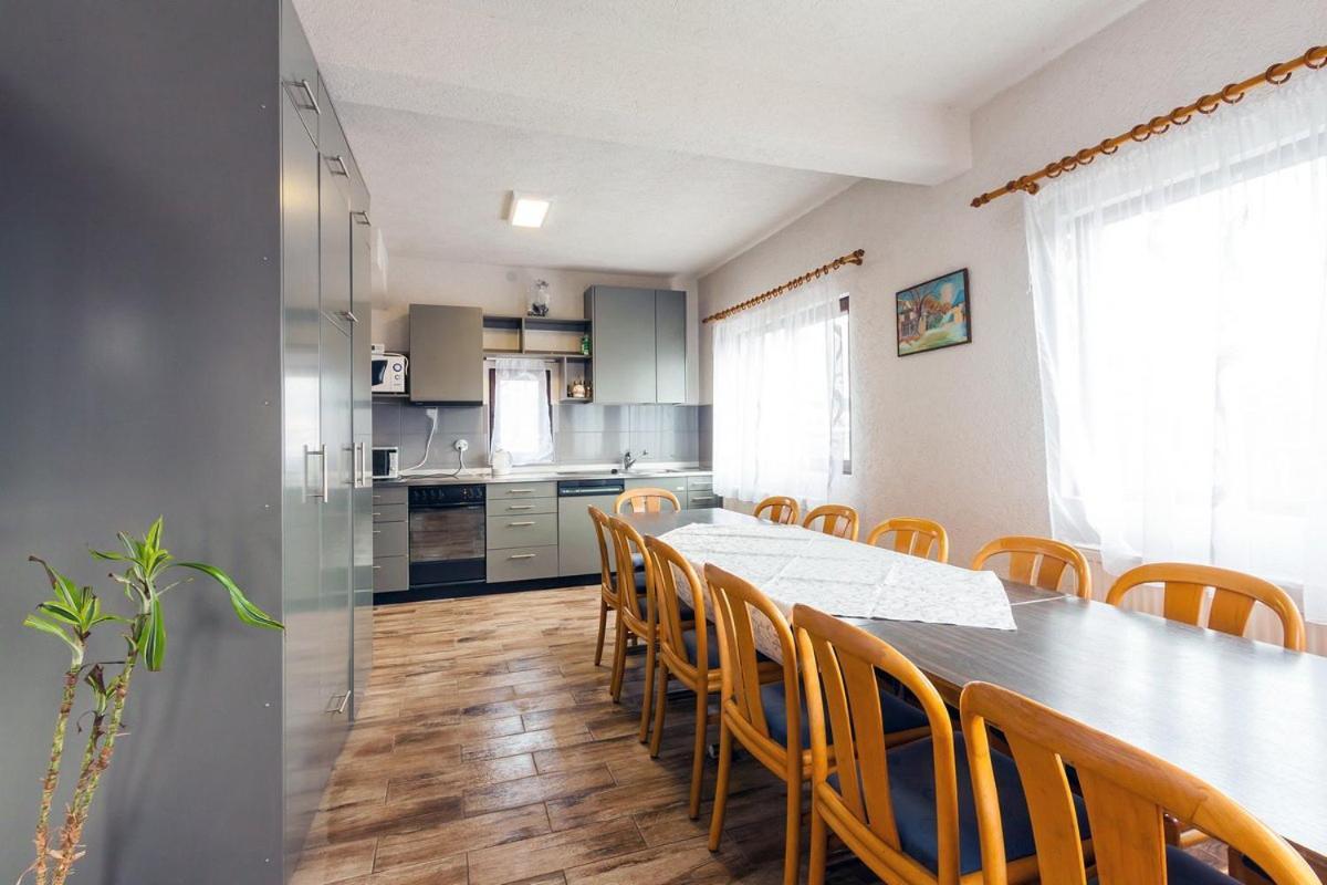 Вилла Eross Kulcsoshaz Lazarea Экстерьер фото