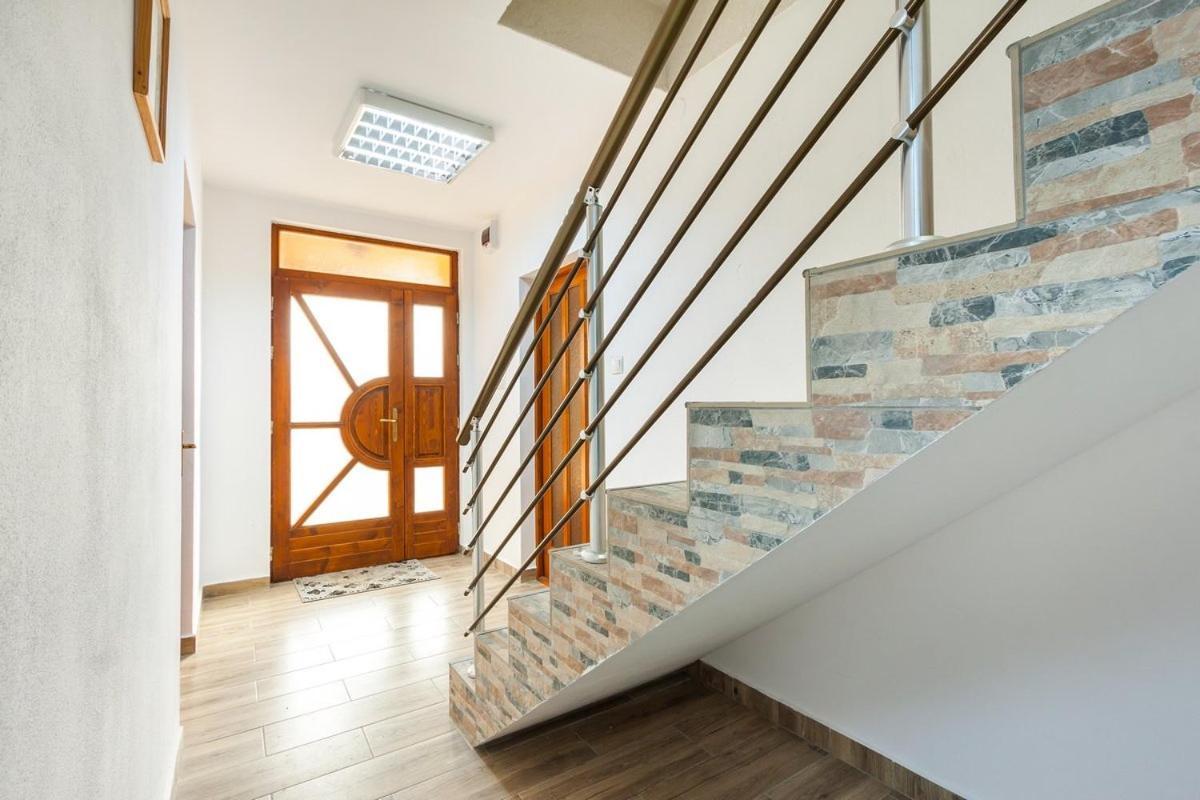 Вилла Eross Kulcsoshaz Lazarea Экстерьер фото