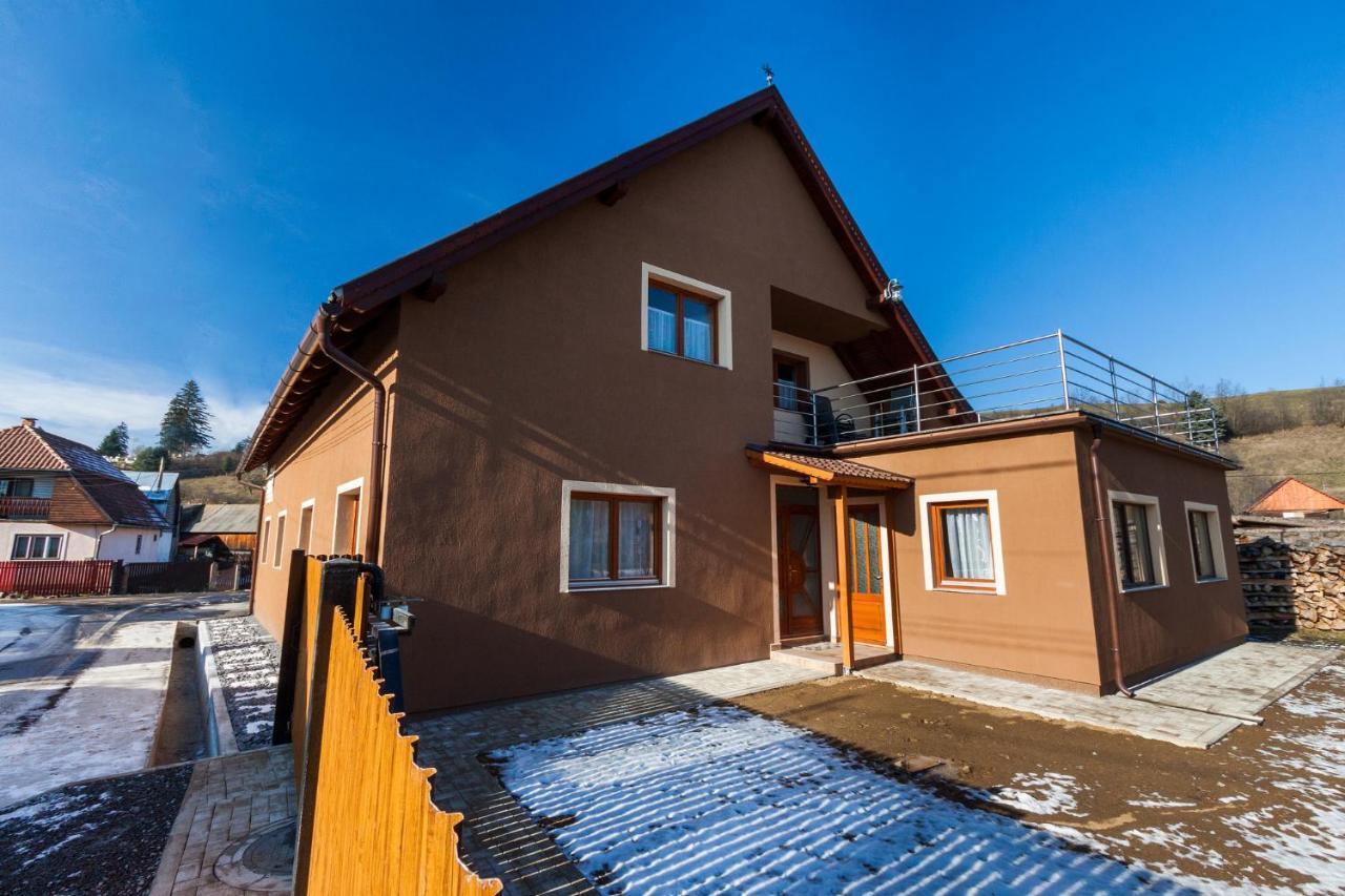 Вилла Eross Kulcsoshaz Lazarea Экстерьер фото