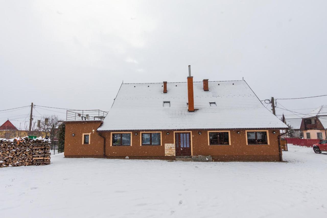 Вилла Eross Kulcsoshaz Lazarea Экстерьер фото
