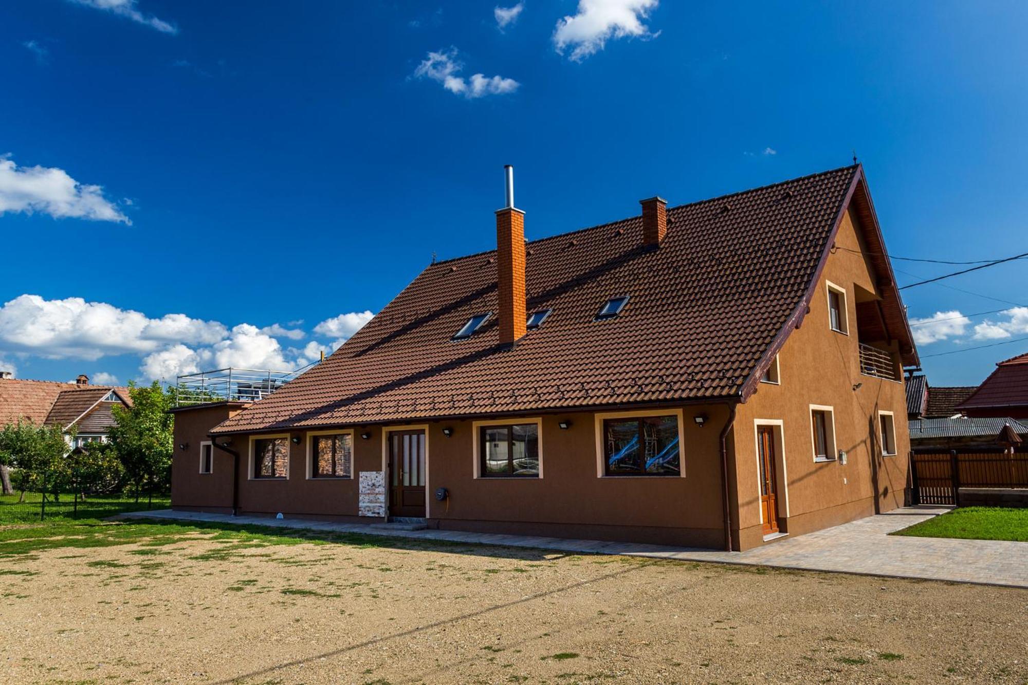 Вилла Eross Kulcsoshaz Lazarea Экстерьер фото