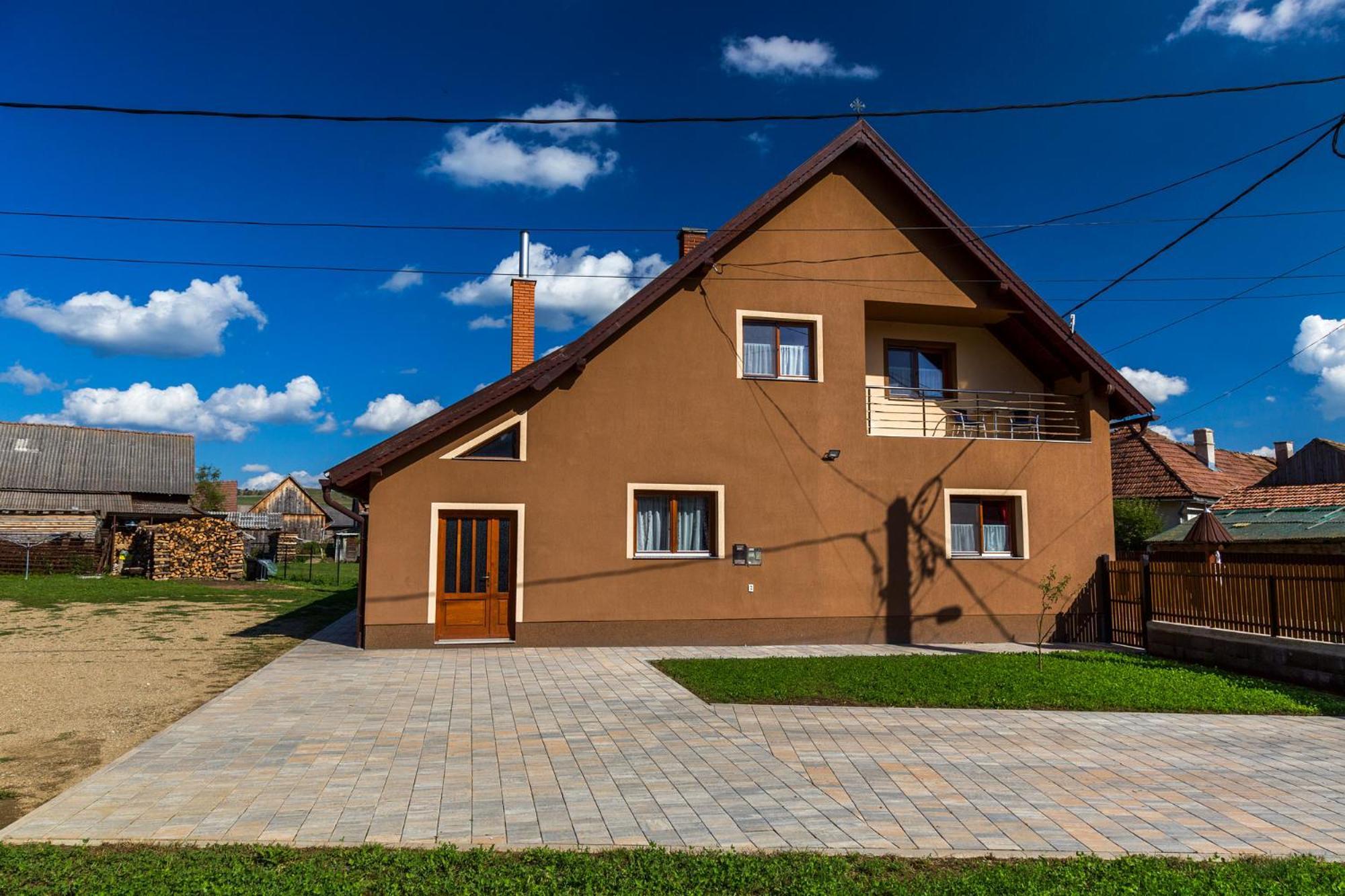 Вилла Eross Kulcsoshaz Lazarea Экстерьер фото