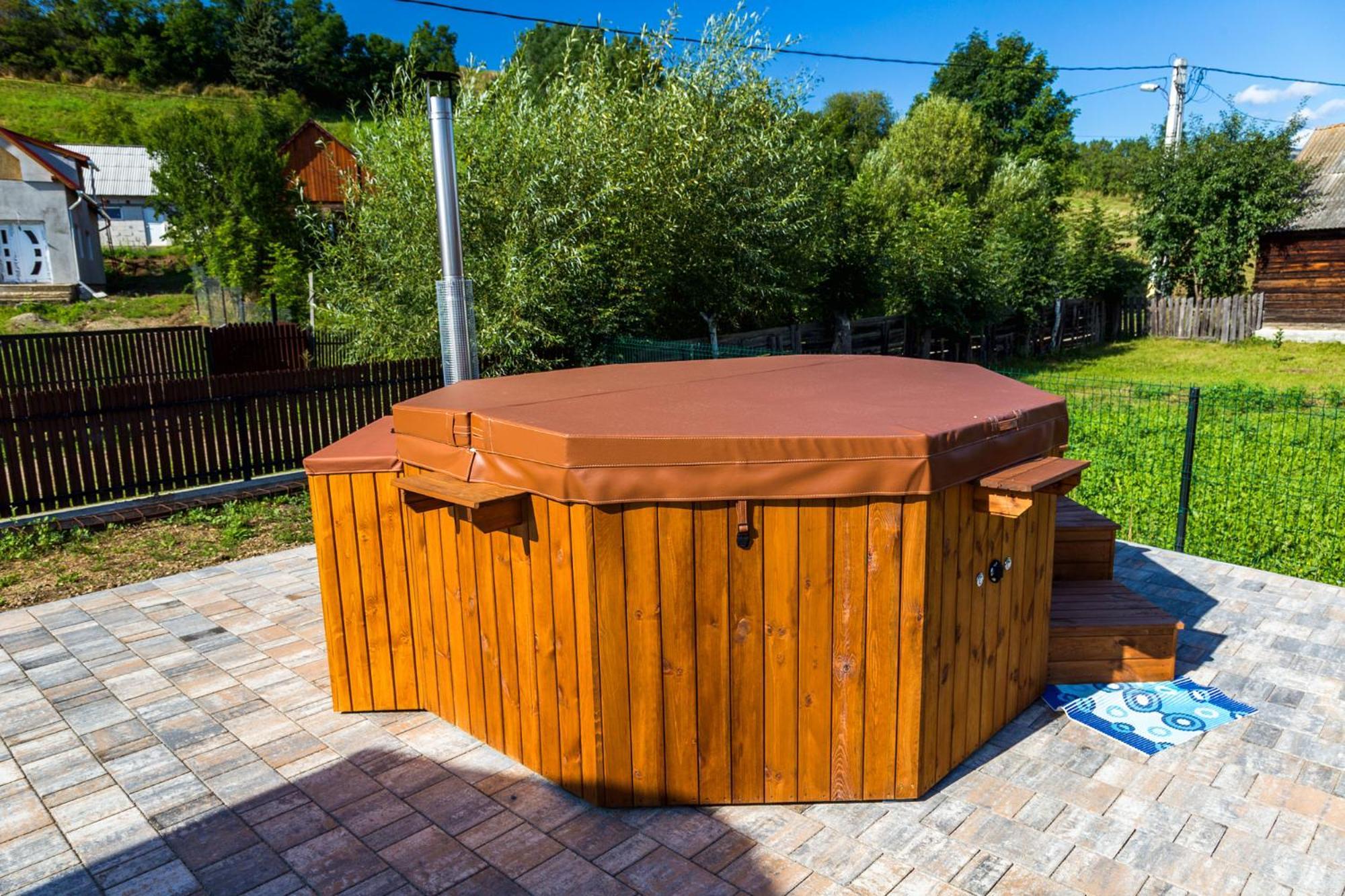 Вилла Eross Kulcsoshaz Lazarea Экстерьер фото